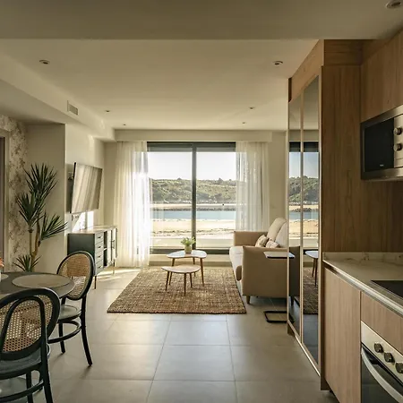 Turísticos Puerto De Junto A La Playa, Terraza Y Garaje Privado