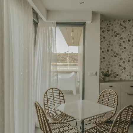 Turisticos Puerto De Junto A La Playa, Terraza Y Garaje Privado * Suances