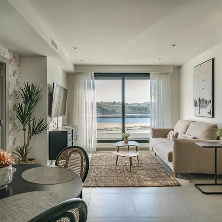 Daire Turisticos Puerto De Junto A La Playa, Terraza Y Garaje Privado Suances