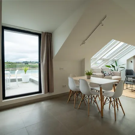 Turisticos Puerto De Junto A La Playa, Terraza Y Garaje Privado * Suances